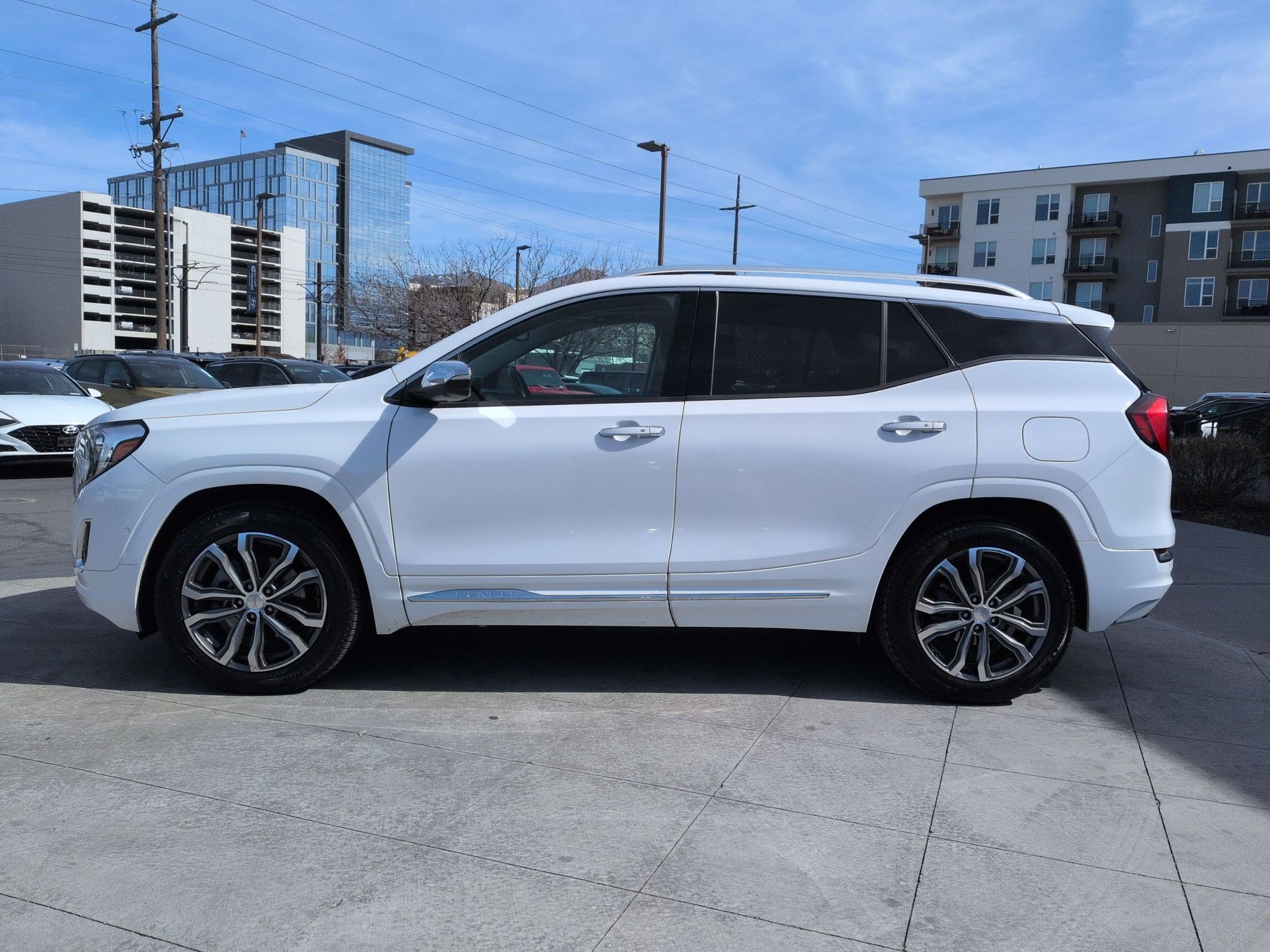 Used 2020 GMC Terrain Denali w/ Denali Premium Package image 8