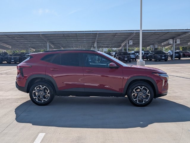 Used 2026 Chevrolet Trax LT FWD image 6