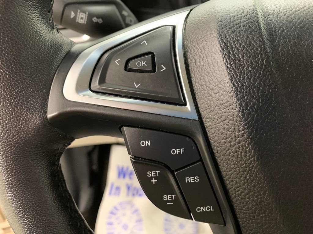 Used 2020 Ford Edge Titanium FWD image 10