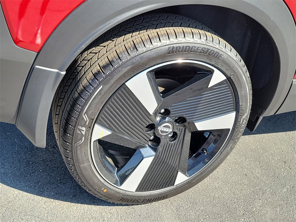 New 2026 Nissan Kicks SR w/ Illumination Package image 3