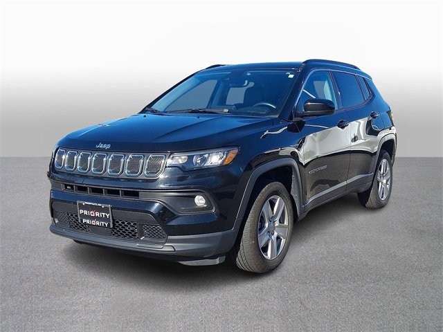 Used 2022 Jeep Compass Latitude image 1