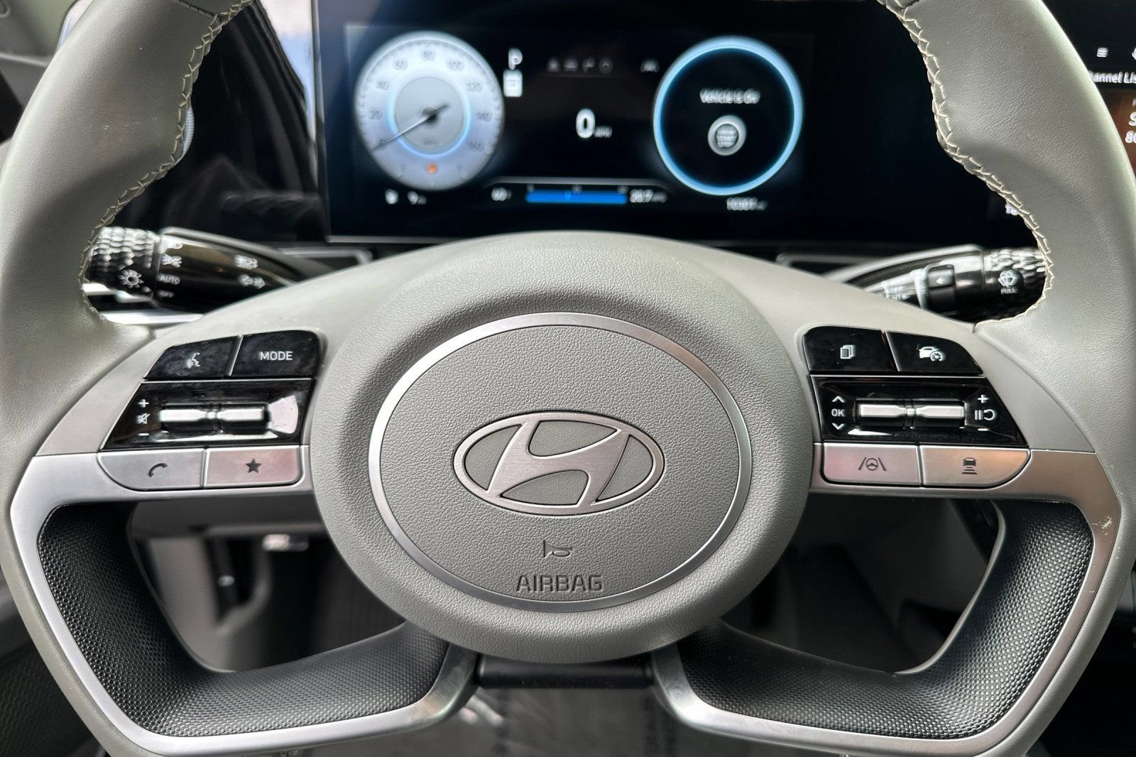 Used 2024 Hyundai Elantra SEL w/ Convenience Package FWD image 23