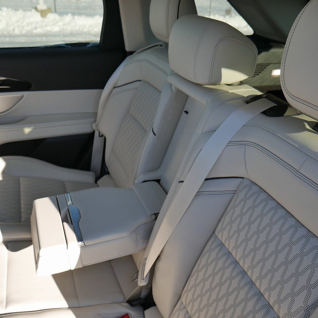 Used 2024 Lincoln Nautilus Black Label image 16