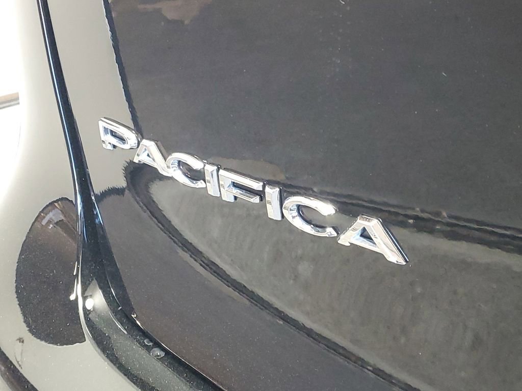 New 2026 Chrysler Pacifica Select image 7