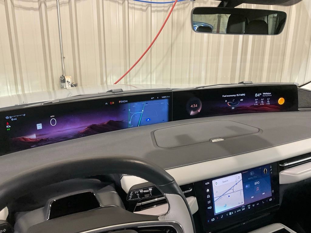 Used 2025 Lincoln Navigator Reserve image 18