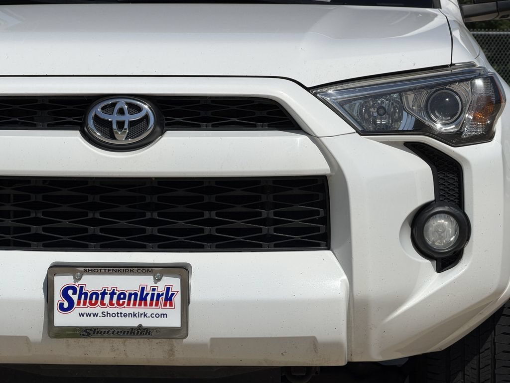 Used 2017 Toyota 4Runner SR5 Premium RWD image 8