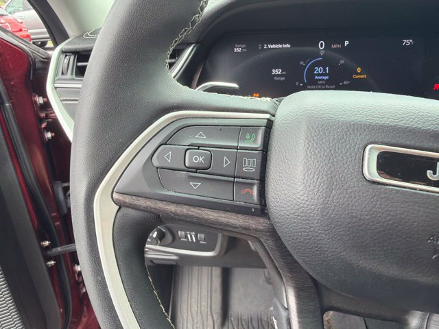 Used 2023 Jeep Grand Cherokee Limited w/ Luxury Tech Group II AWD/4WD image 12