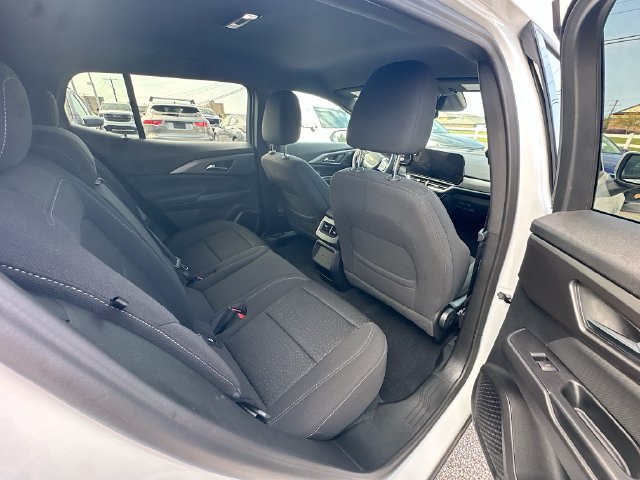 Used 2025 Chevrolet Equinox EV LT FWD image 30