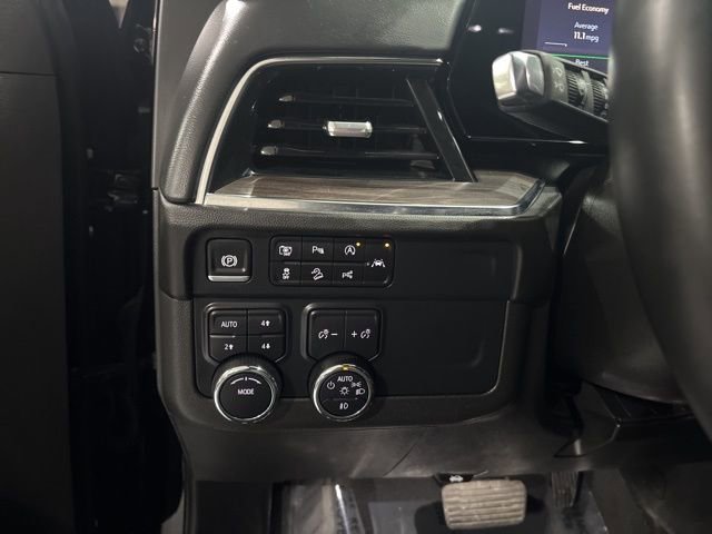 Used 2025 Chevrolet Suburban Z71 image 17