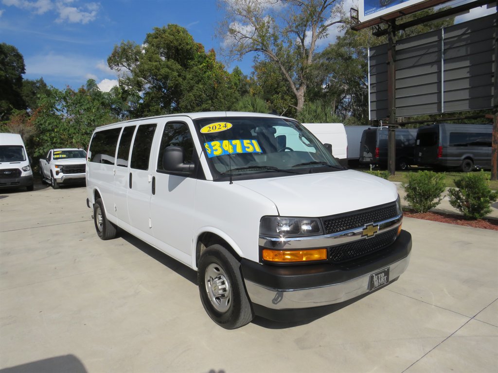 Used 2024 Chevrolet Express 3500 LS w/ Chrome Appearance Package RWD image 1