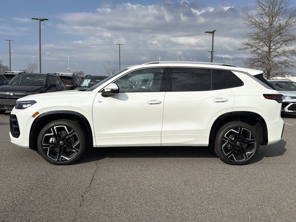 New 2026 Volkswagen Tiguan SEL R-Line image 2