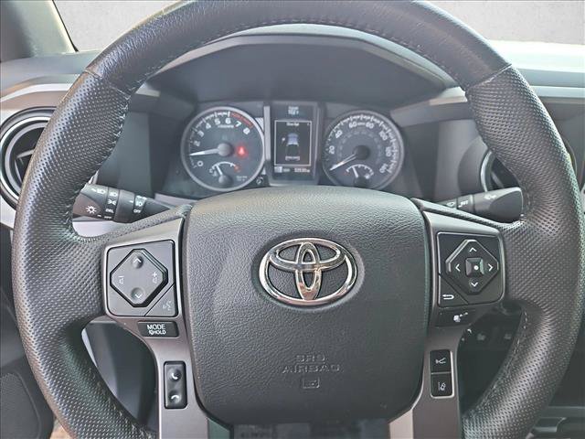 Used 2020 Toyota Tacoma TRD Off-Road w/ Technology Package AWD/4WD image 12