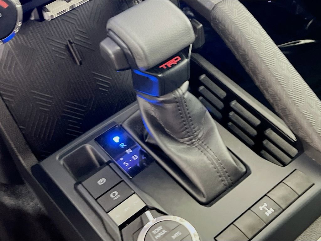 Certified 2025 Toyota Tacoma TRD Off-Road AWD/4WD image 16