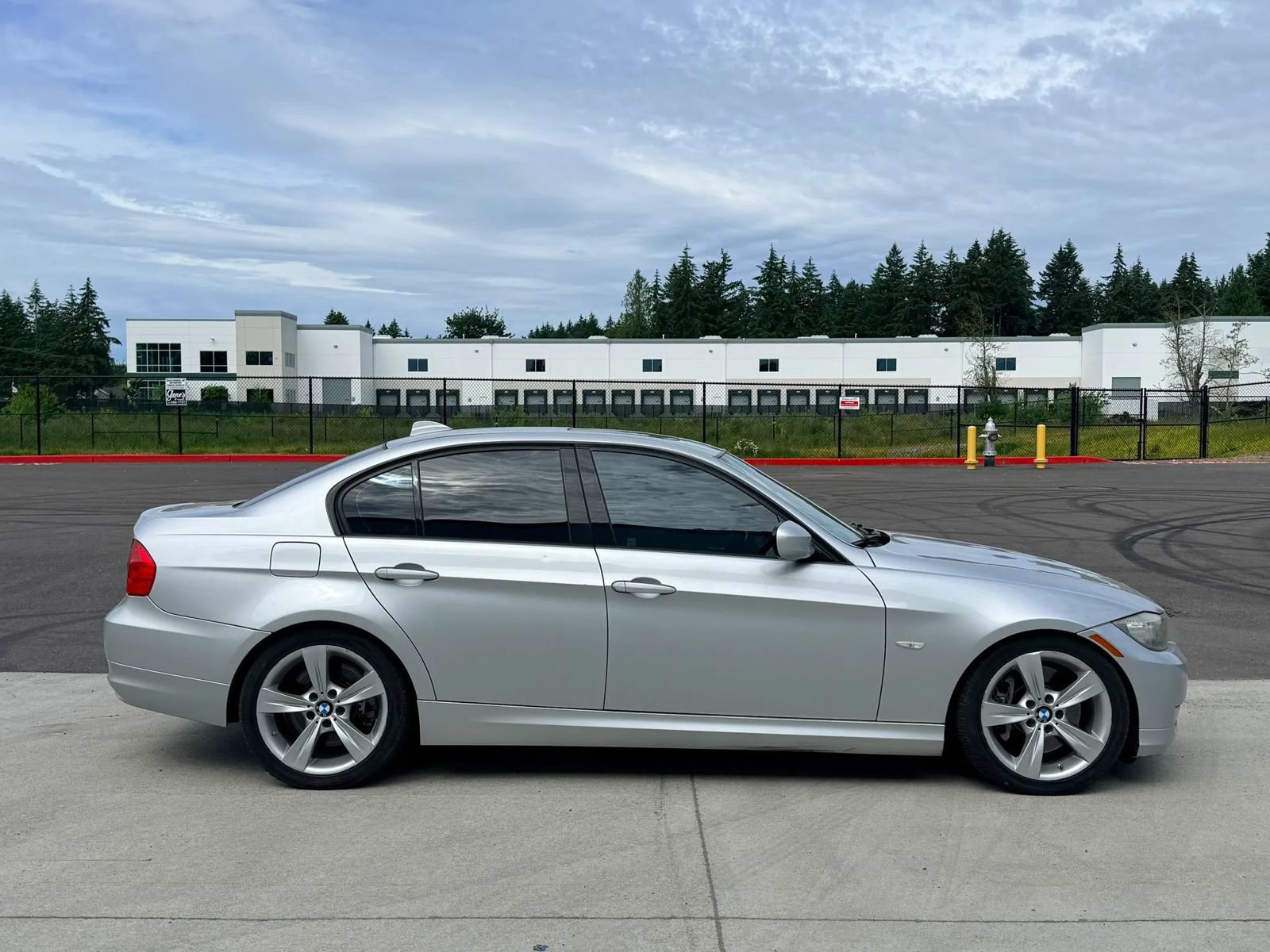 Used 2010 BMW 335i Sedan RWD image 6