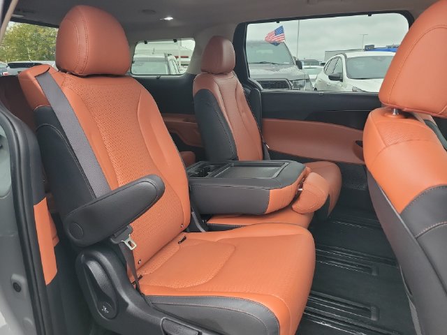 Used 2024 Kia Carnival SX Prestige FWD image 27