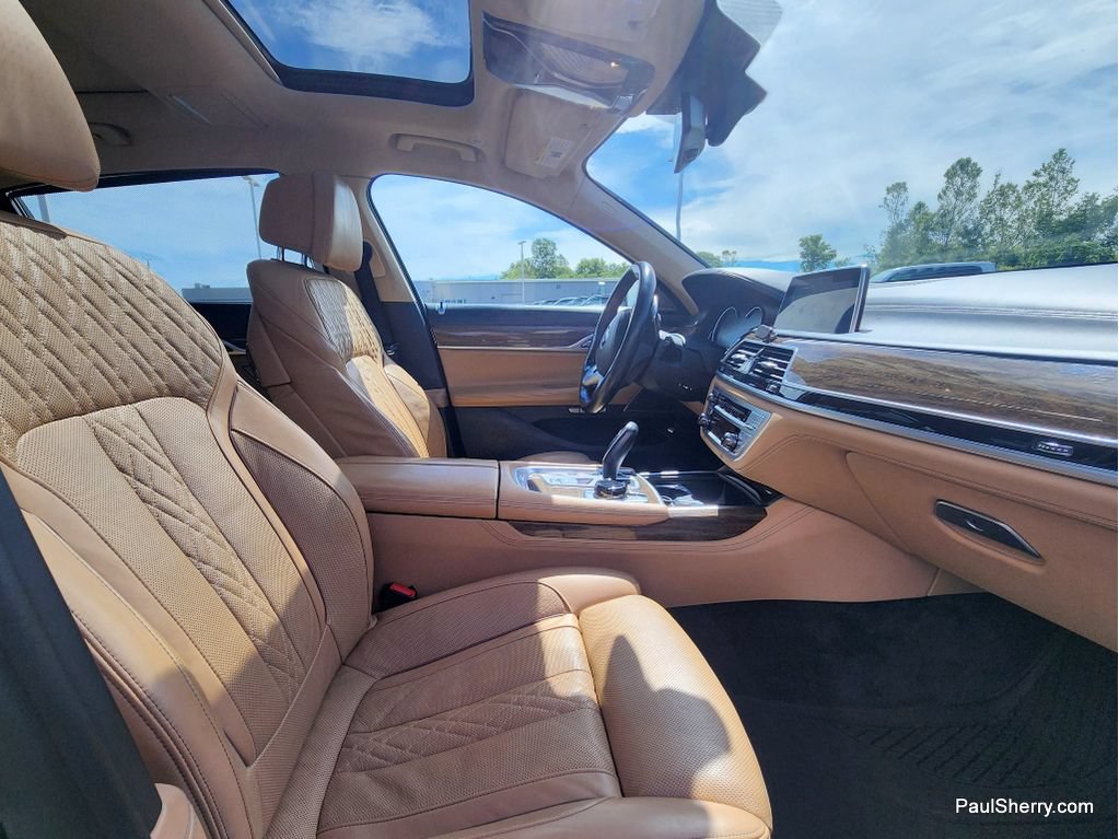 Used 2017 BMW 740i xDrive AWD/4WD image 44