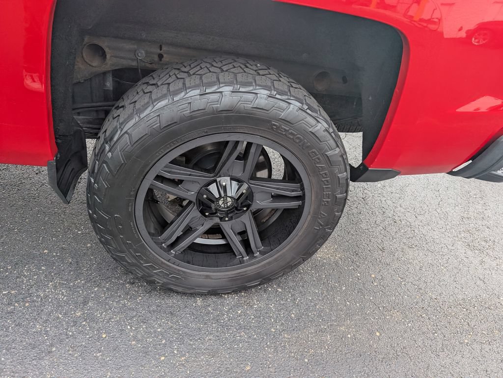 Used 2018 Chevrolet Silverado 1500 LT w/ All Star Edition AWD/4WD image 25