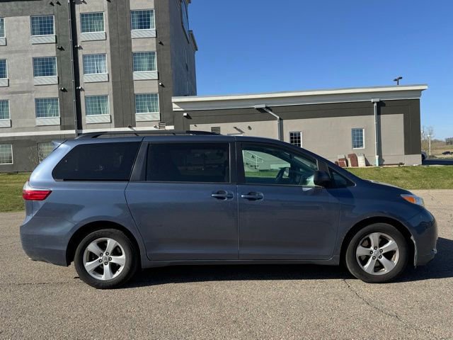 Used 2016 Toyota Sienna LE FWD image 12