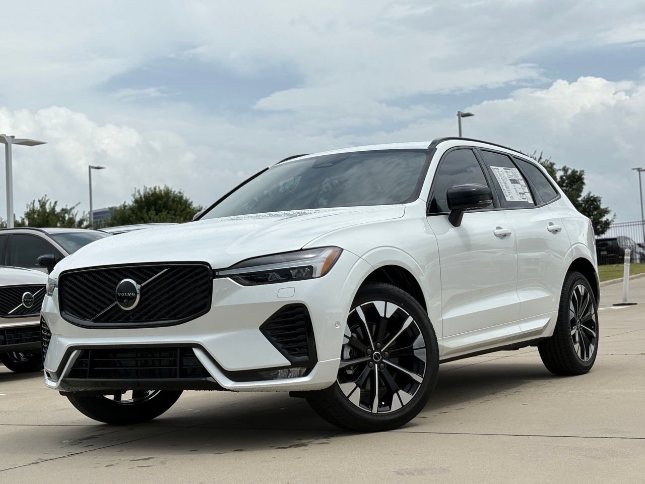 New 2026 Volvo XC60 B5 Plus w/ Protection Package Premier AWD/4WD video 2