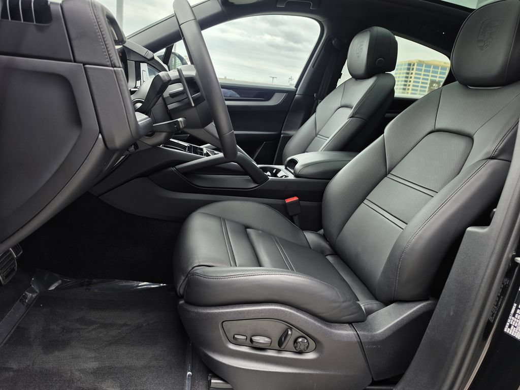 Certified 2026 Porsche Cayenne S AWD/4WD image 10