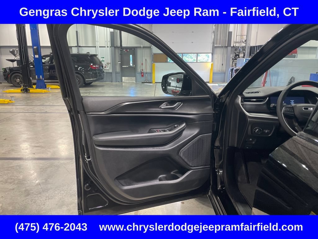 Certified 2025 Jeep Grand Cherokee L Altitude AWD/4WD image 48