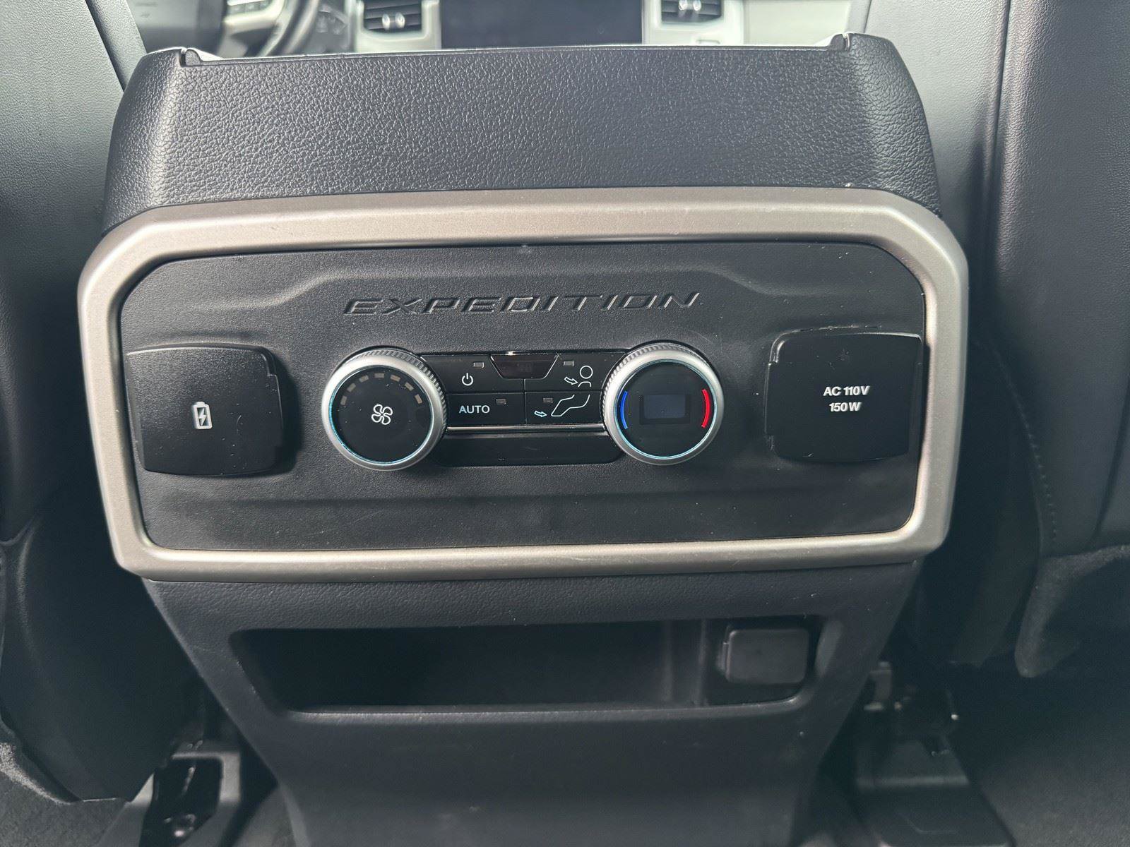 Used 2024 Ford Expedition XLT AWD/4WD image 33
