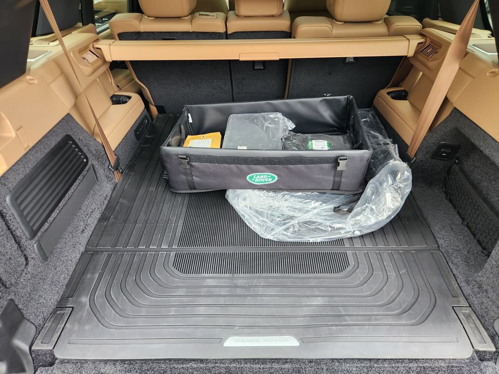 New 2025 Land Rover Range Rover Long Wheelbase SE AWD/4WD image 14