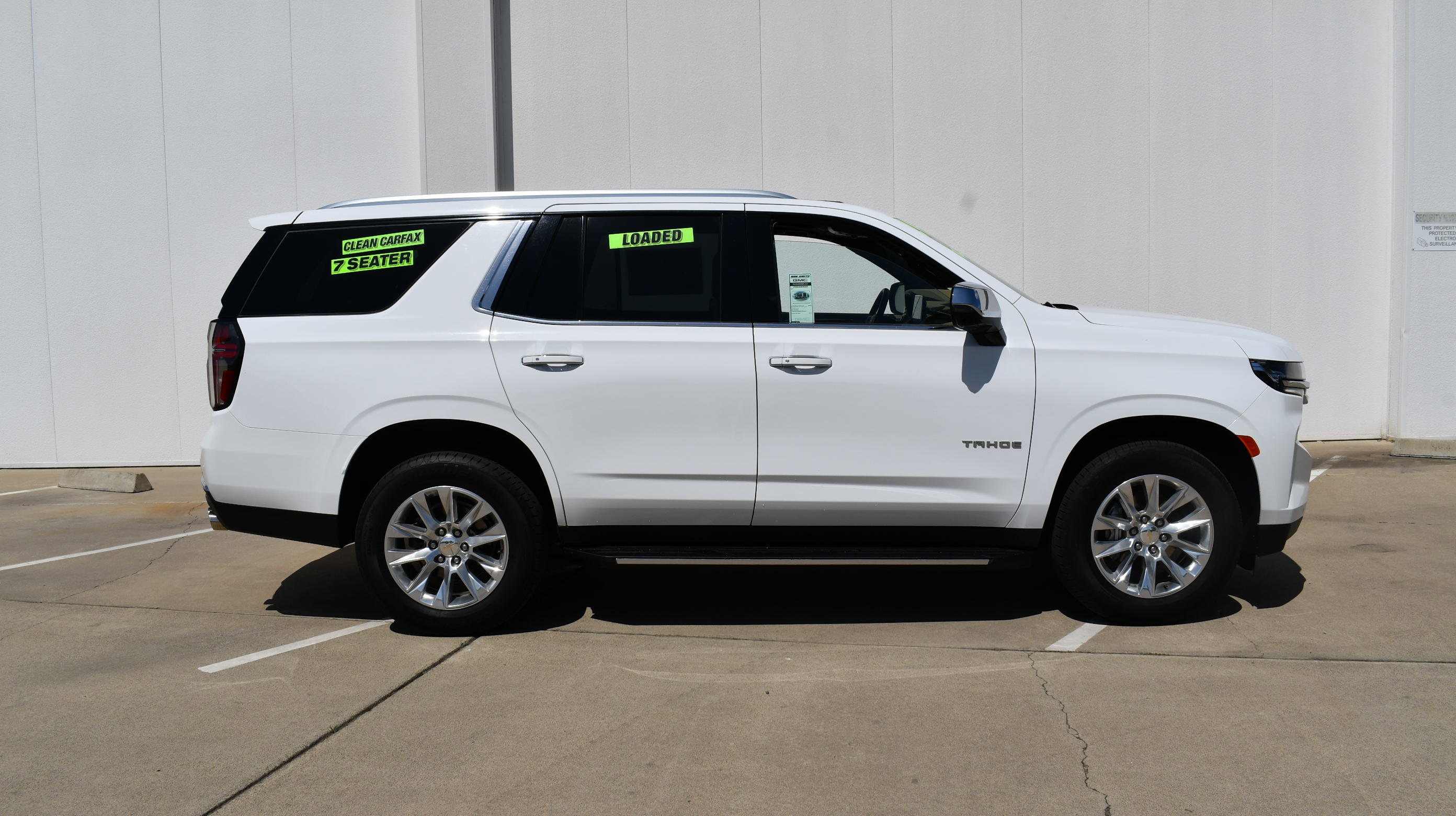 Used 2024 Chevrolet Tahoe Premier w/ Premium Package AWD/4WD image 4