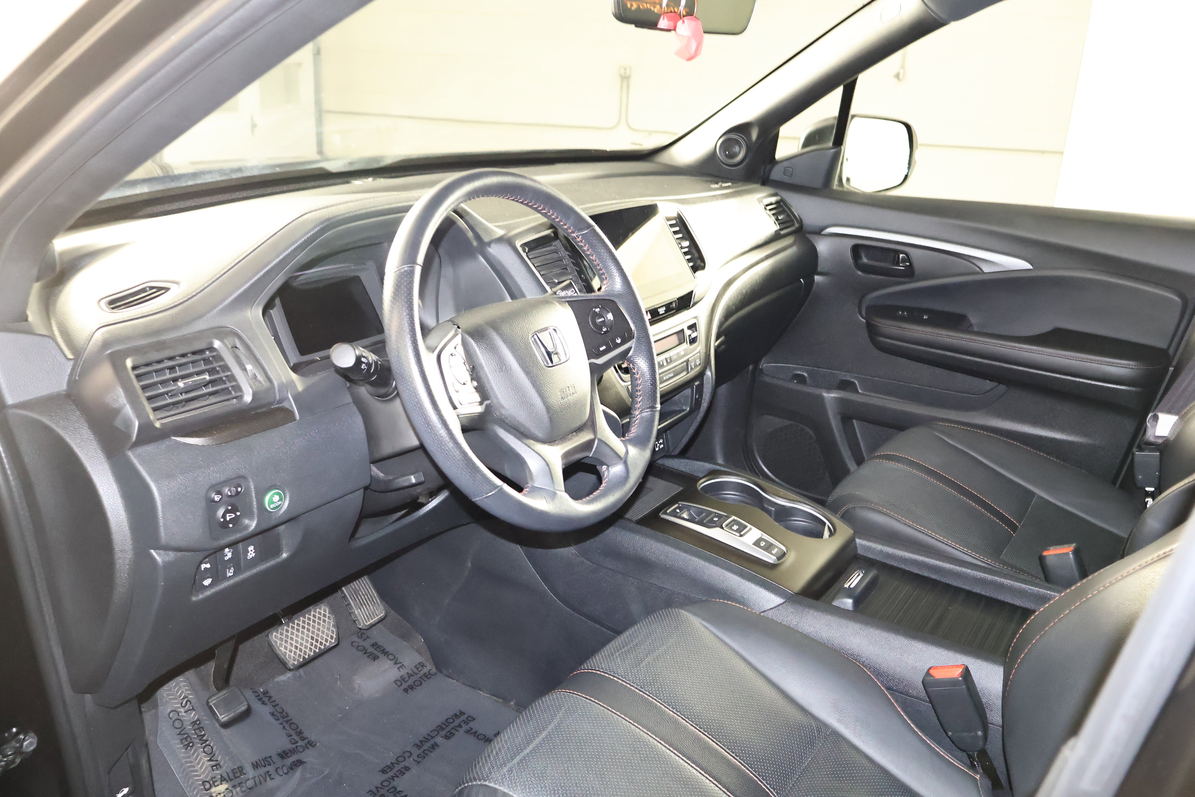 Used 2022 Honda Passport TrailSport image 2
