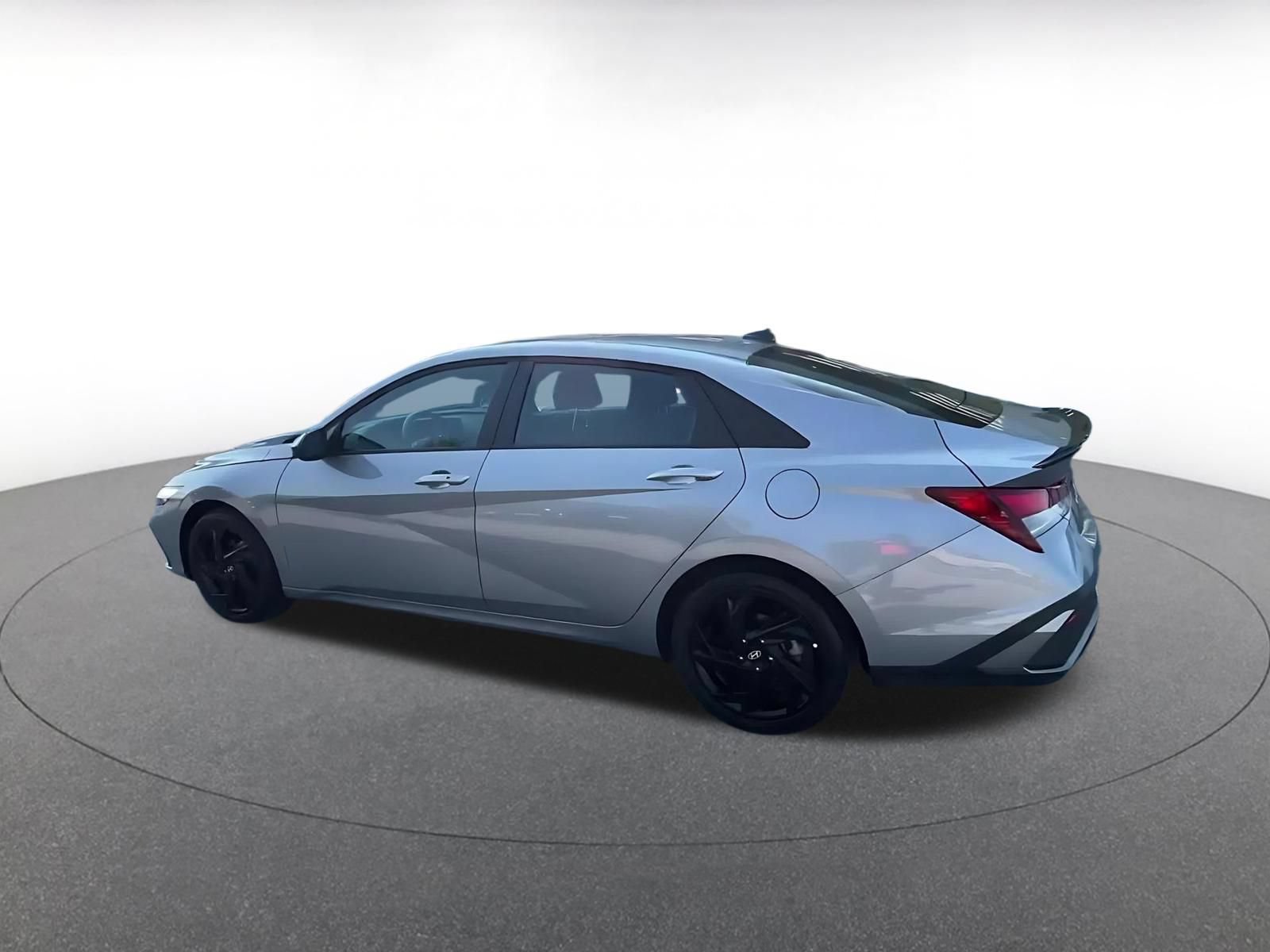 Used 2026 Hyundai Elantra Sport FWD image 10