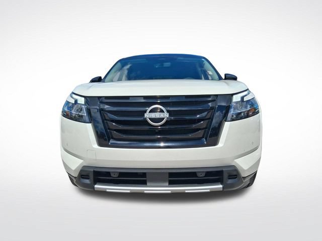 Used 2024 Nissan Pathfinder SL FWD image 3