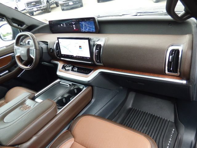 Used 2025 Ford Expedition King Ranch AWD/4WD image 17