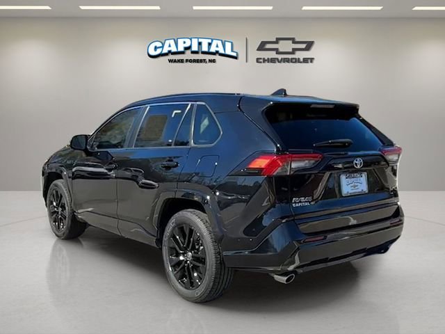 Used 2021 Toyota RAV4 XLE Premium image 3