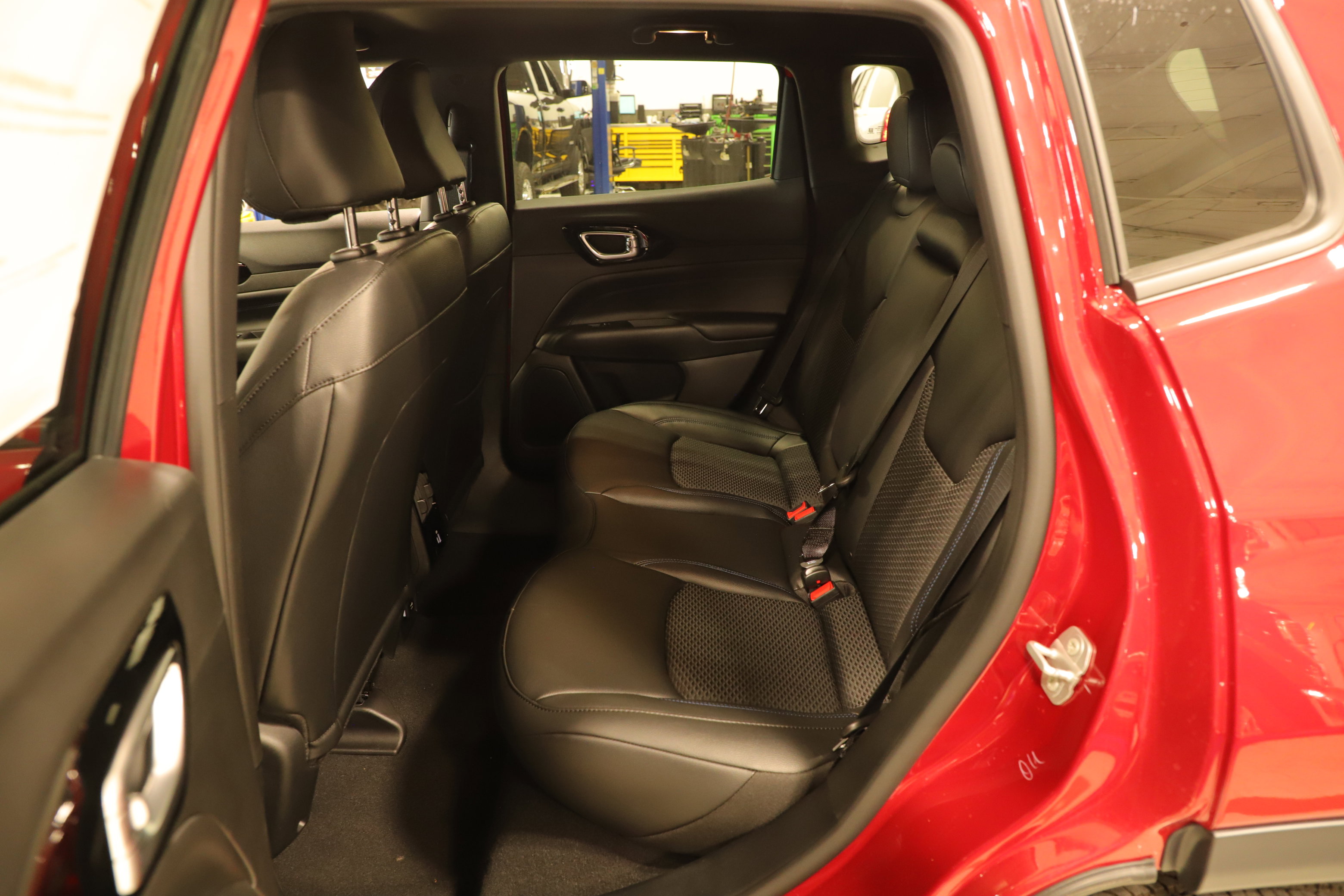 New 2026 Jeep Compass Latitude image 14