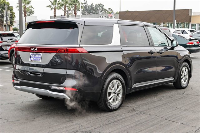 Used 2024 Kia Carnival LX image 6