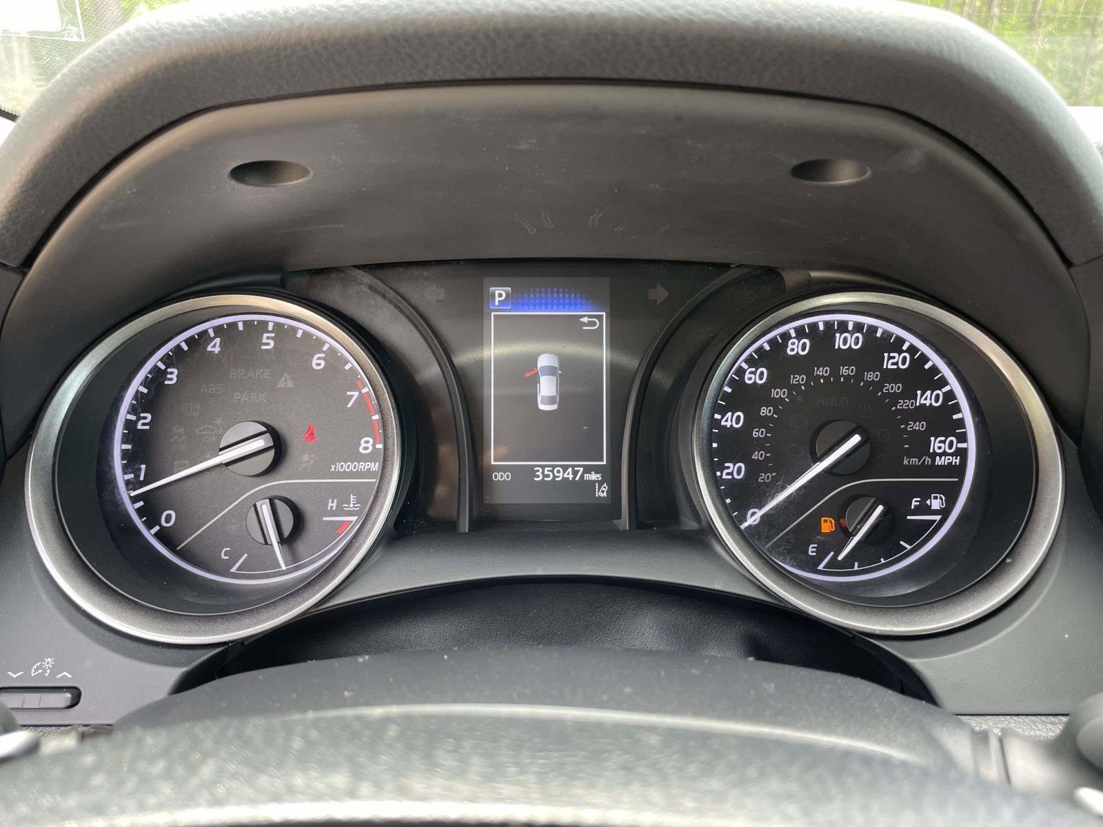 Used 2022 Toyota Camry SE image 10