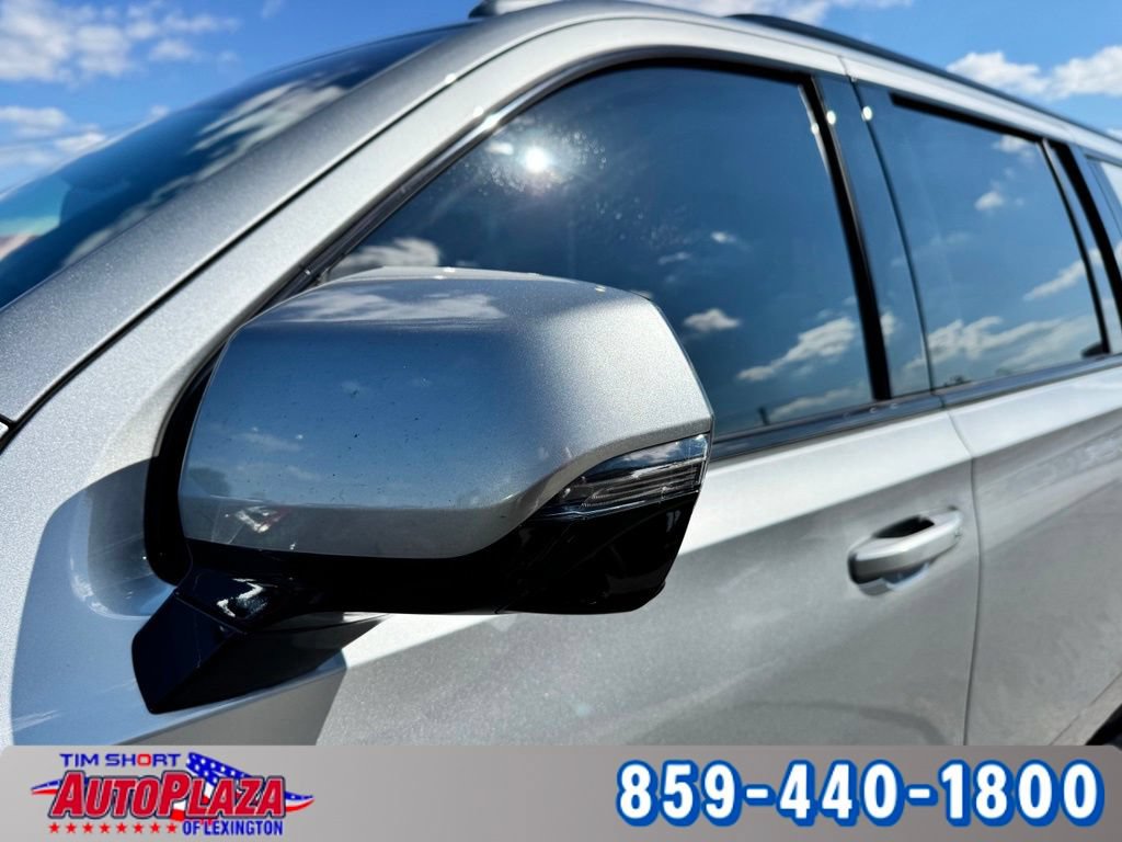 Used 2023 Chevrolet Suburban Z71 w/ Z71 Off-Road Package AWD/4WD image 16