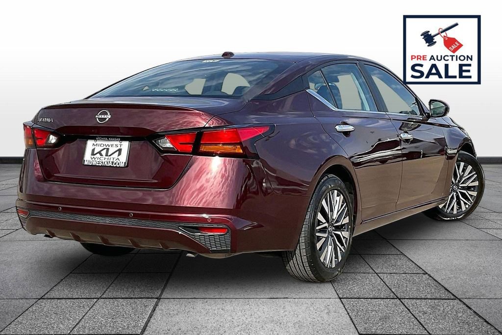 Used 2025 Nissan Altima 2.5 SV image 12