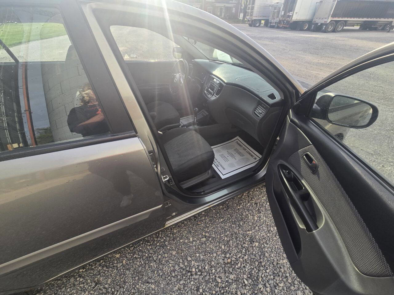 Used 2011 Kia Rio LX w/ Value Pkg image 10