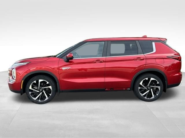 Used 2023 Mitsubishi Outlander 4WD Plug-In Hybrid image 2