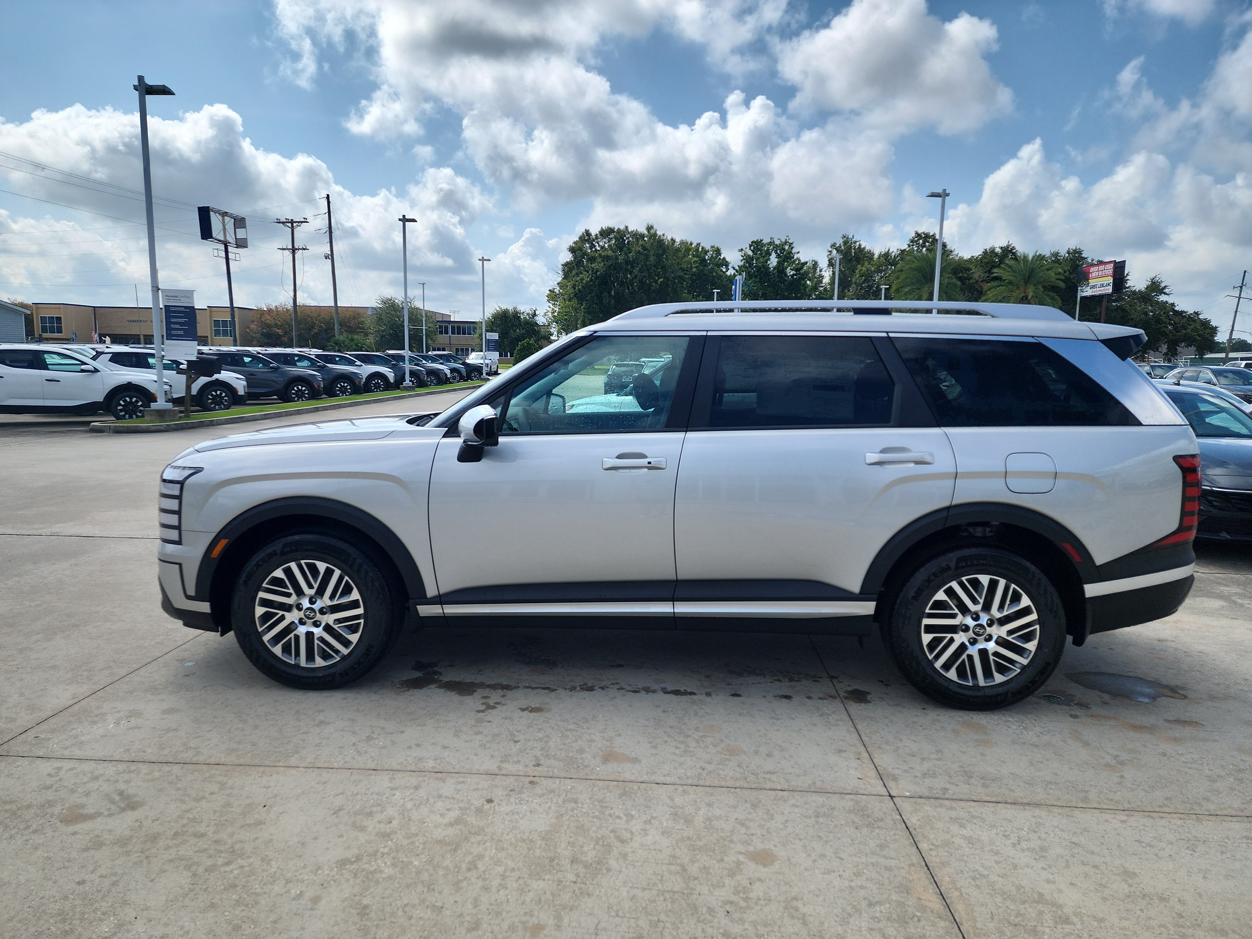 New 2027 Hyundai Palisade SEL FWD image 4