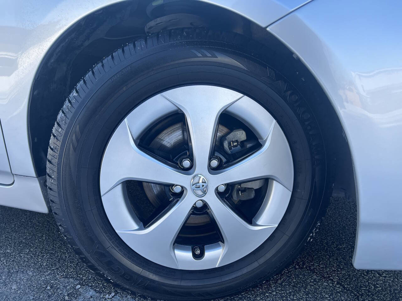 Used 2015 Toyota Prius Four w/ Deluxe Solar Roof Package image 43