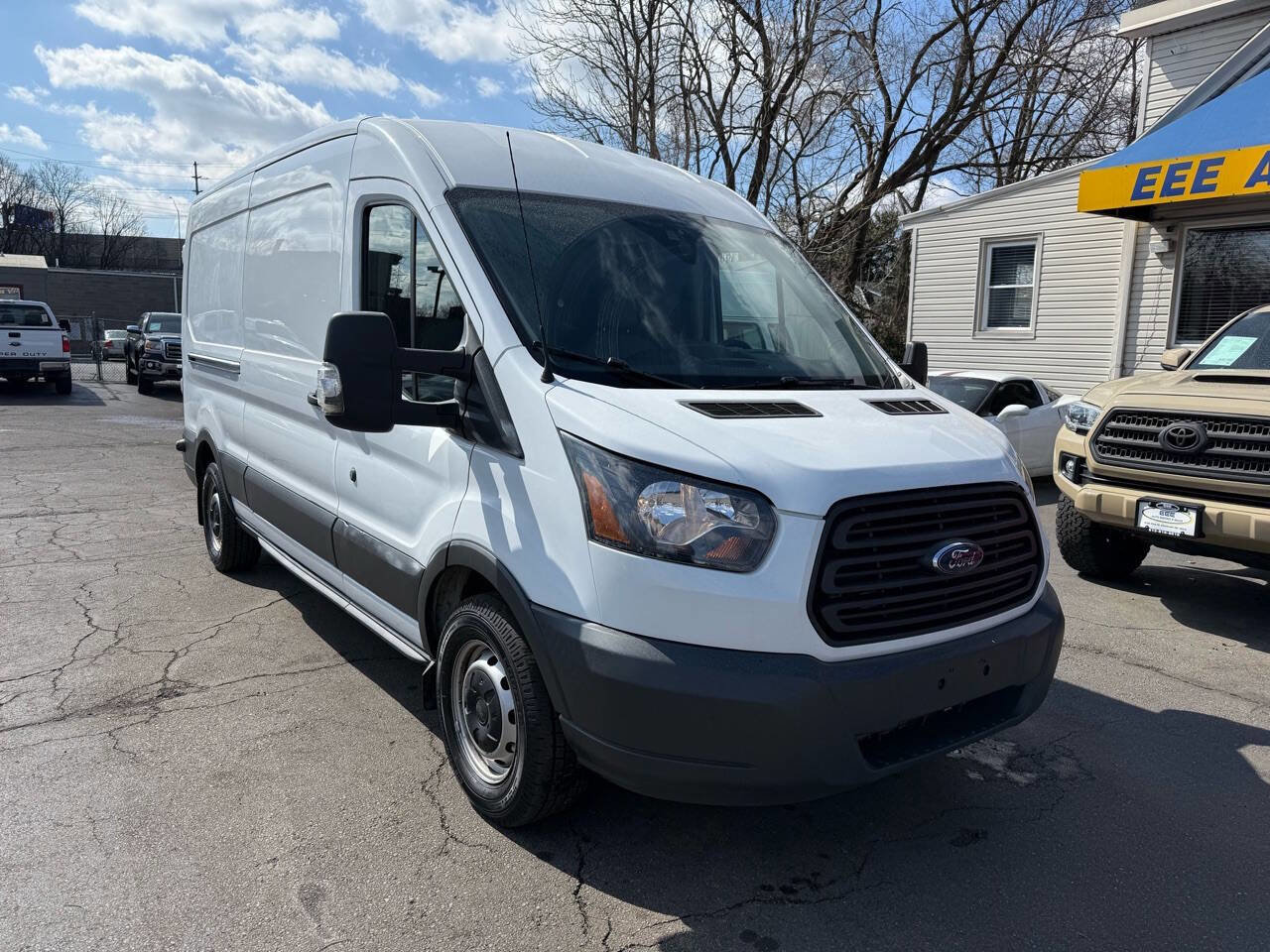 Used 2018 Ford Transit 350 148 Medium Roof image 2