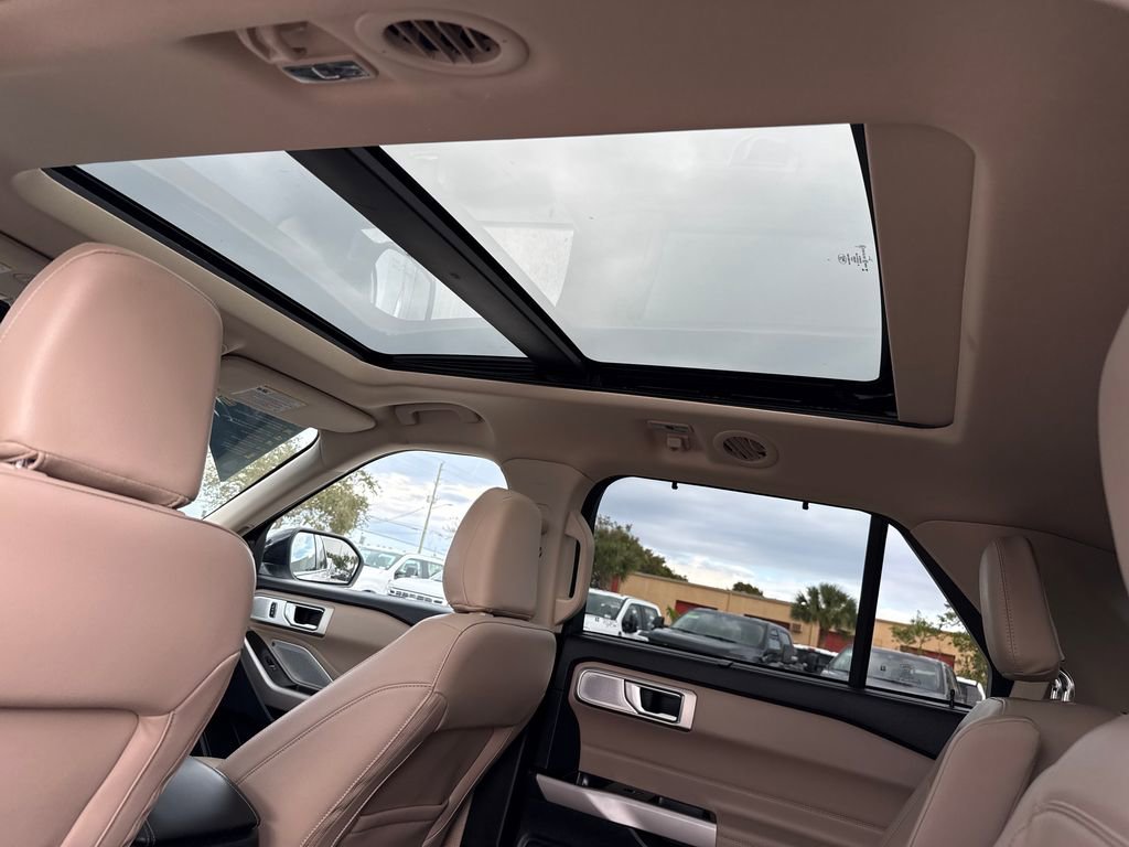 Certified 2024 Ford Explorer Limited w/ Limited Technology Package image 9