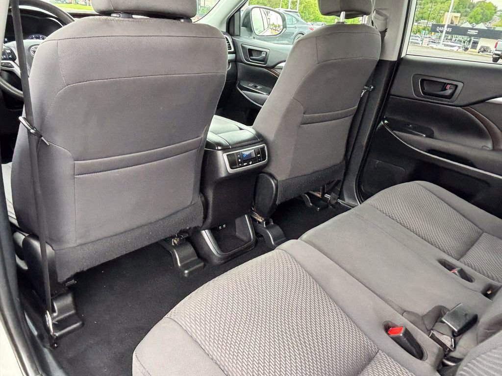 Used 2019 Toyota Highlander LE FWD image 41