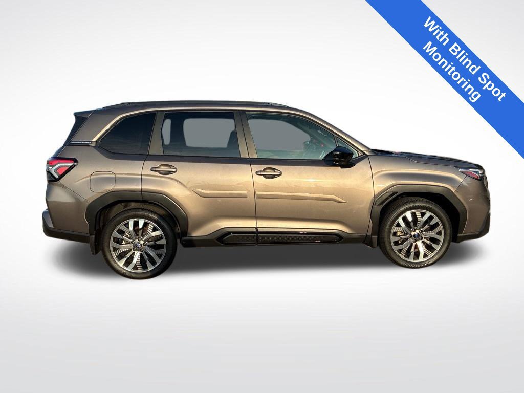 Used 2025 Subaru Forester Touring AWD/4WD image 2