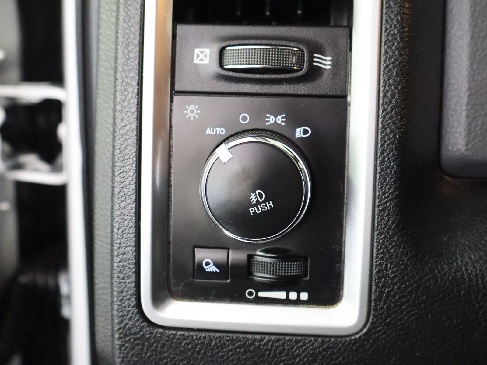 Used 2017 RAM 1500 Big Horn AWD/4WD image 36