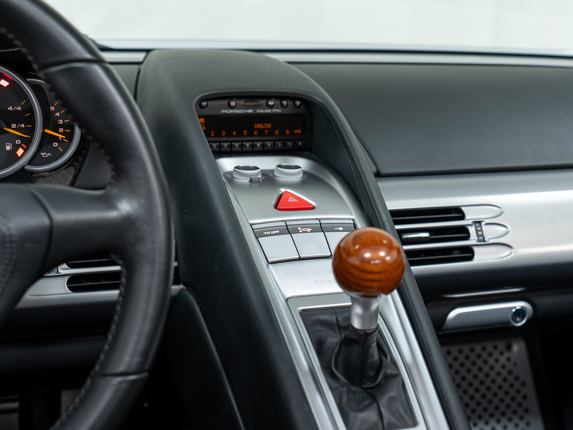 Used 2005 Porsche Carrera GT RWD image 35