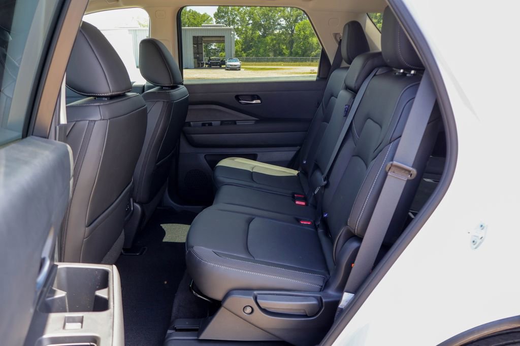 New 2026 Nissan Pathfinder SL FWD image 8