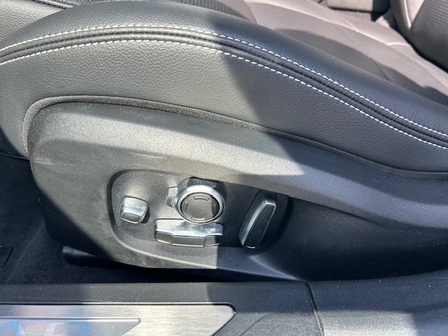 Certified 2022 Jaguar XF R-Dynamic SE AWD/4WD image 14